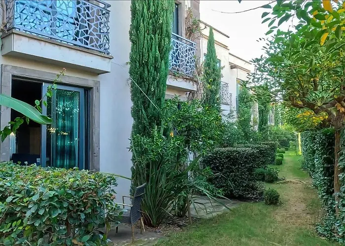 Sandora BoutiuqeBoutique Hotel